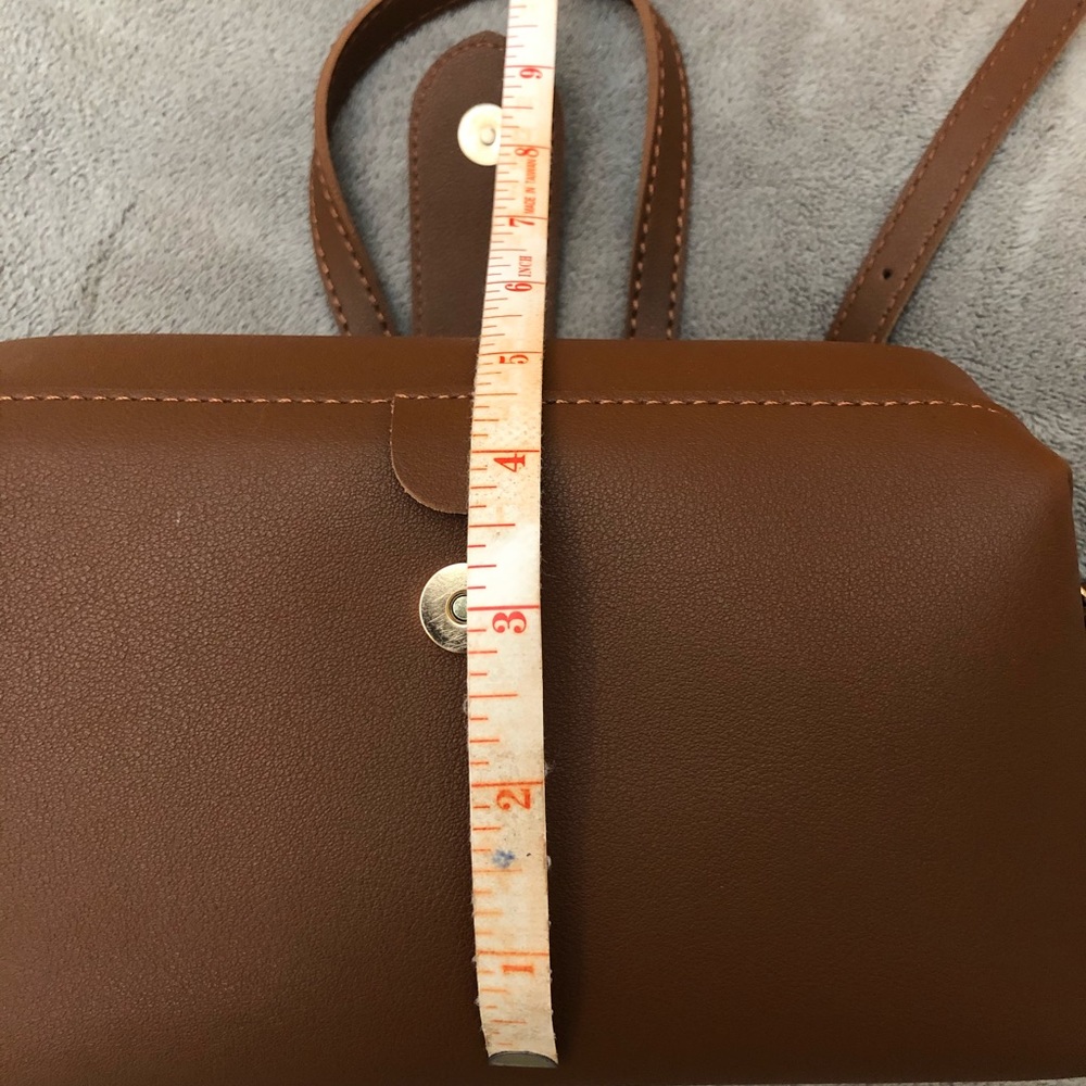 Small crossbody vintage style medicine handbag. - Picture 7 of 7